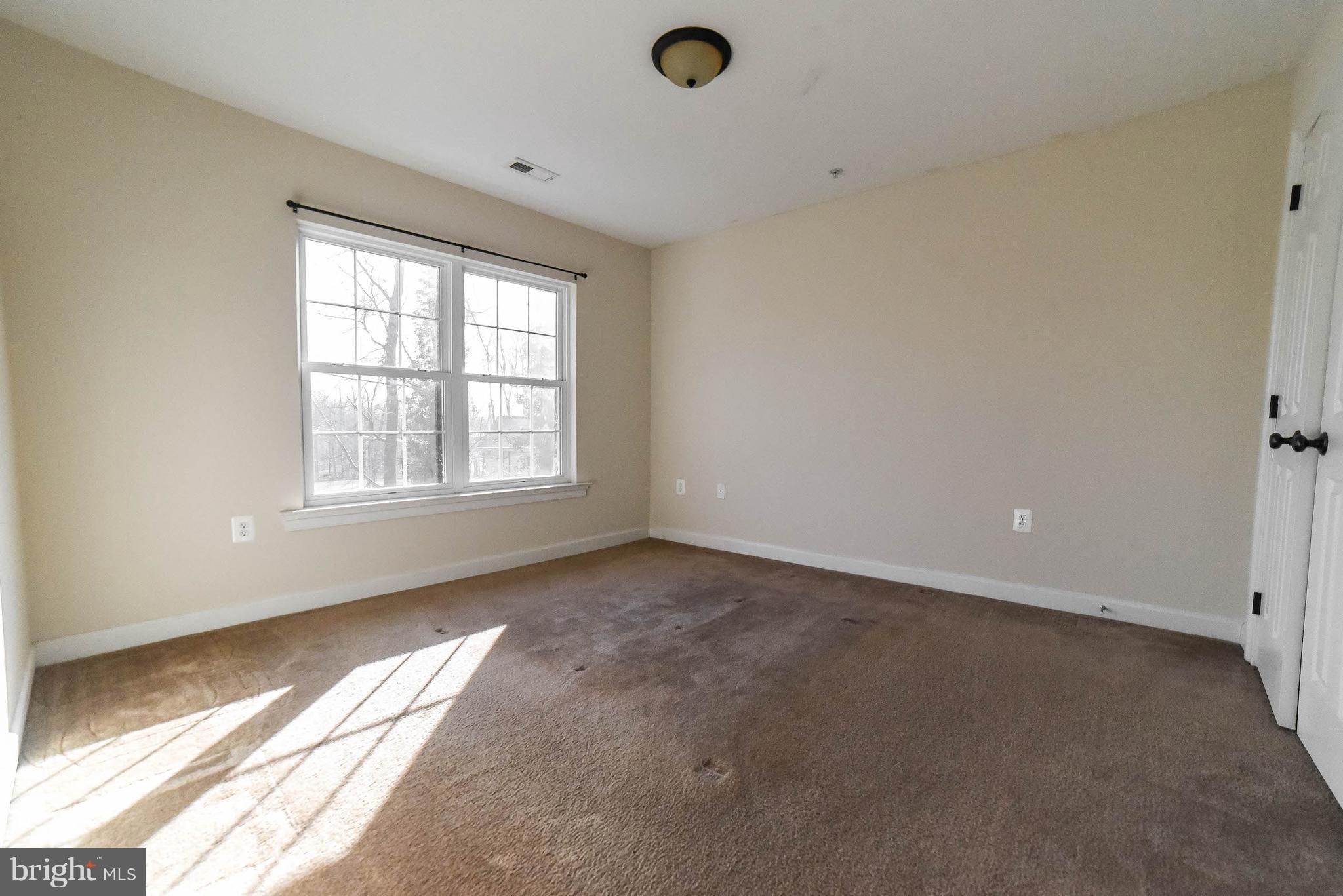 MATTINGLY AVE IND HEAD - Residential Lease