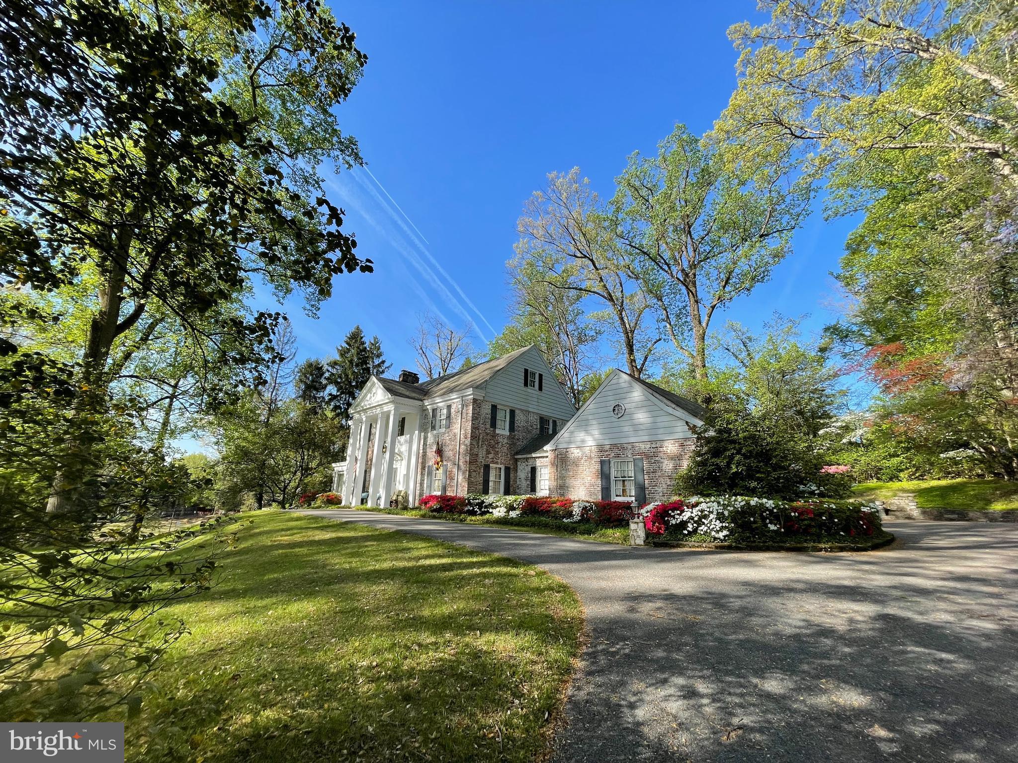 BRADLEY HILLS GROVE - Residential