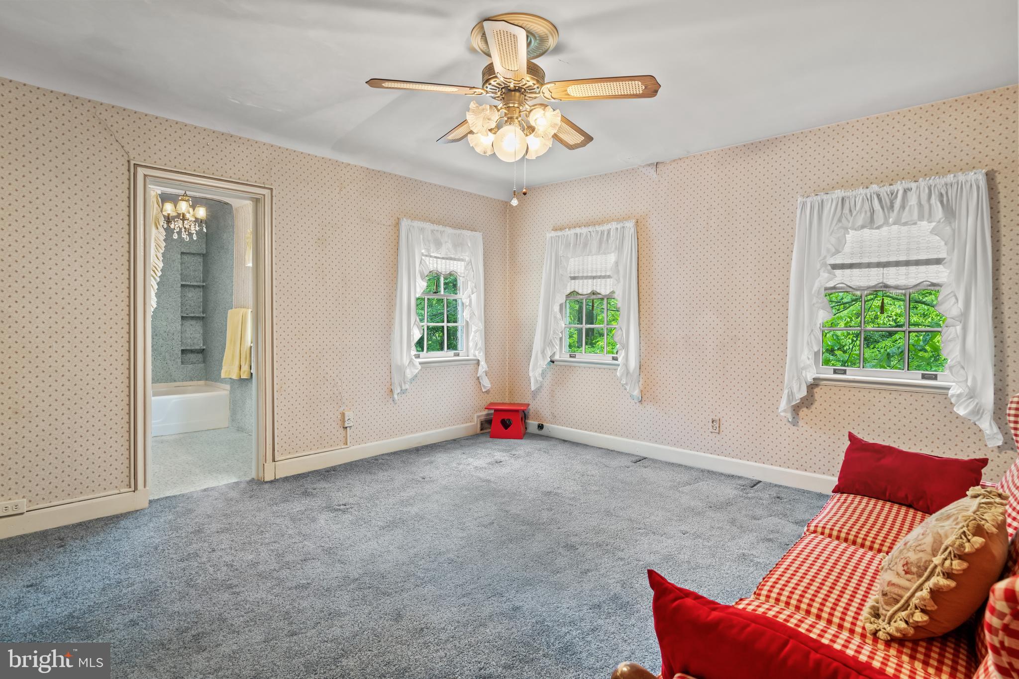 BRADLEY HILLS GROVE - Residential