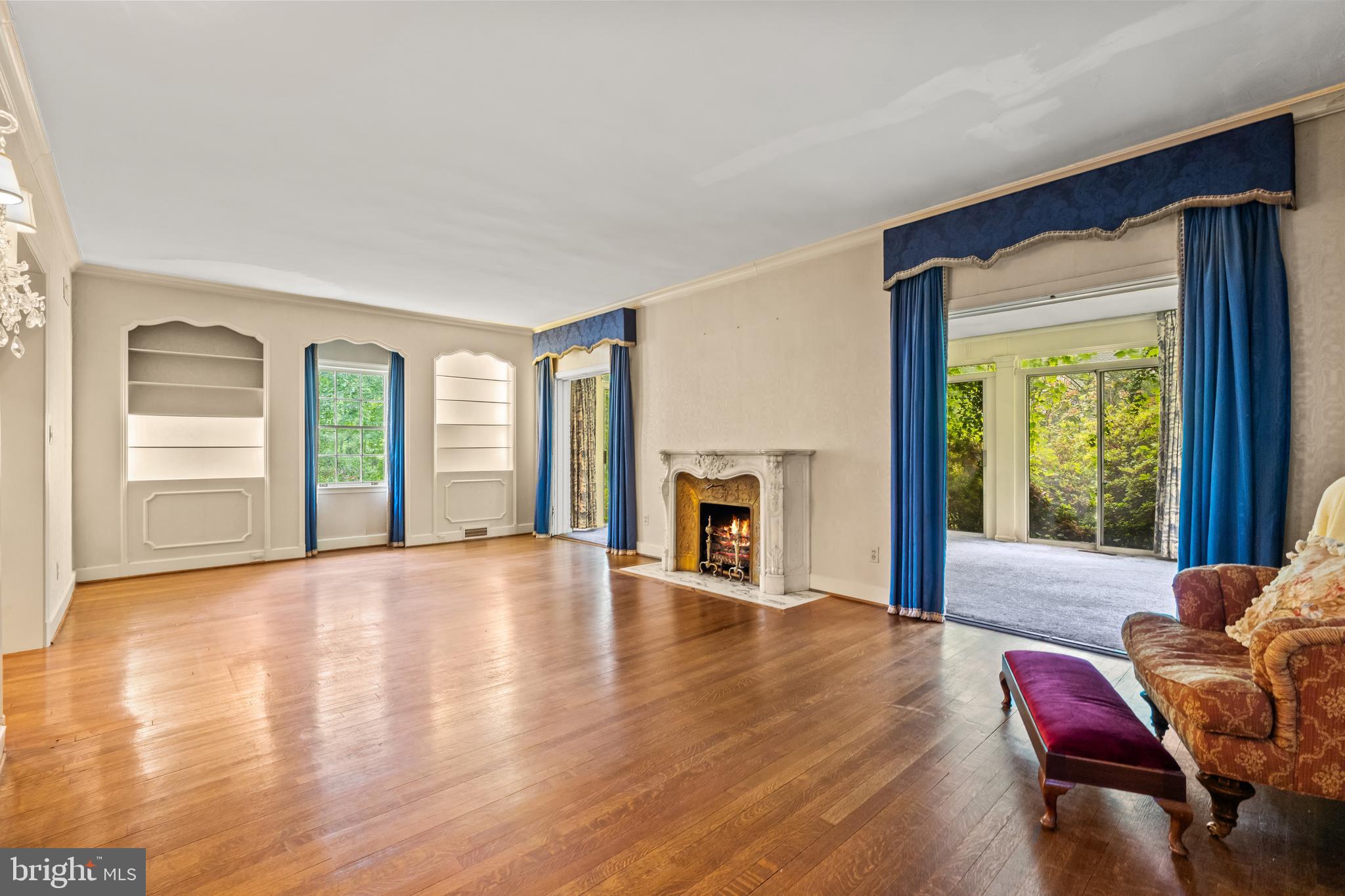 BRADLEY HILLS GROVE - Residential