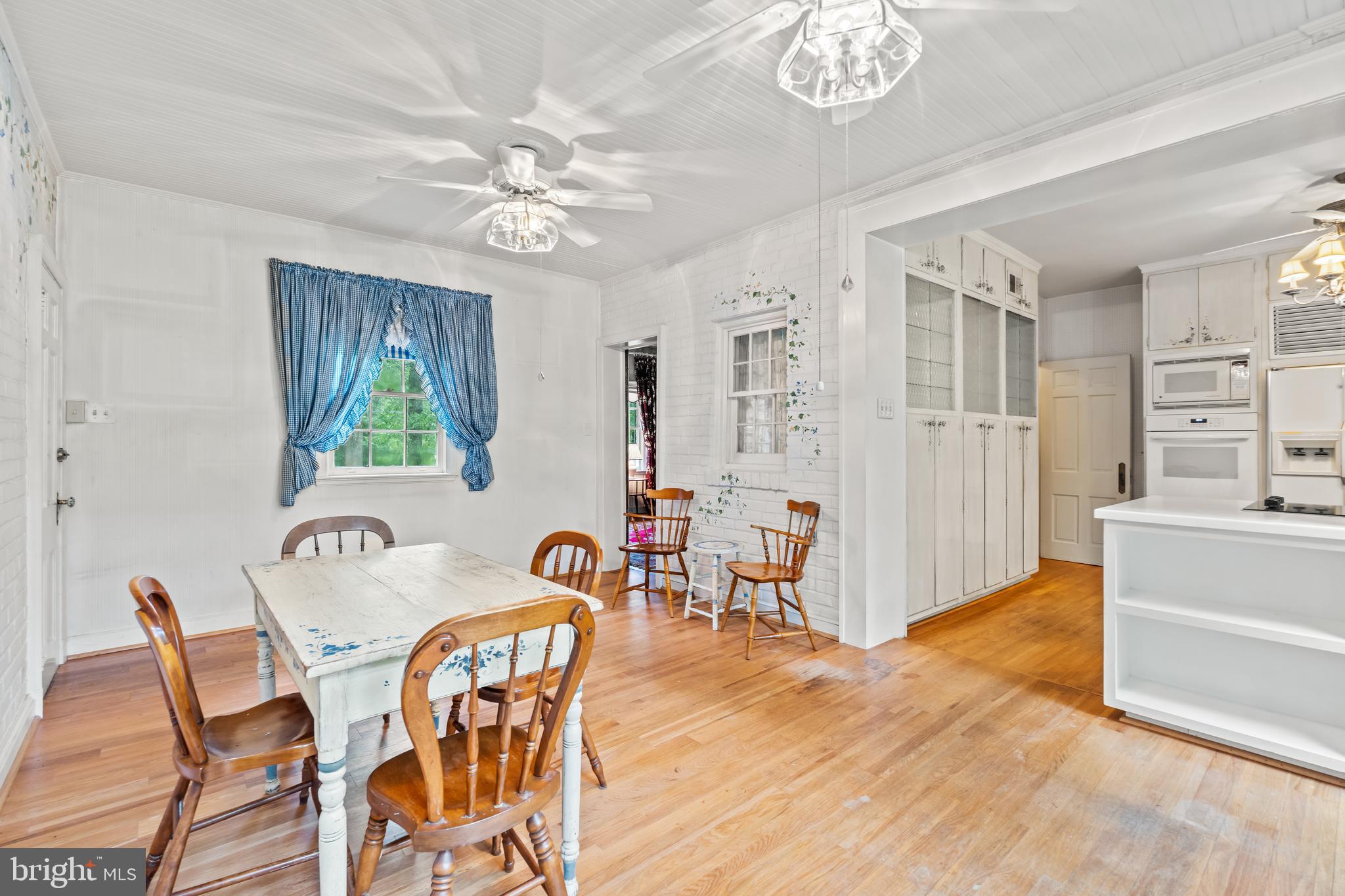 BRADLEY HILLS GROVE - Residential