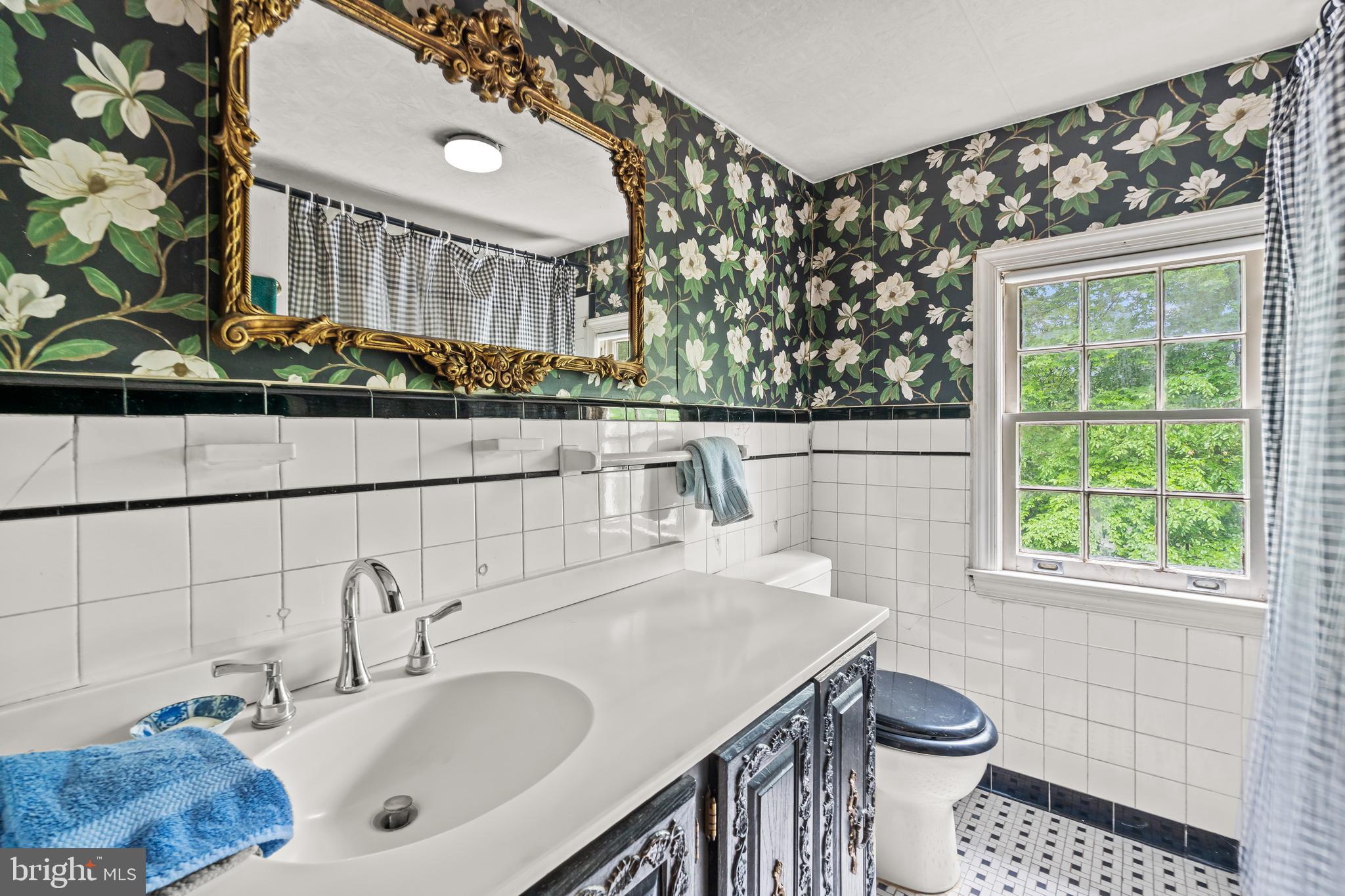 BRADLEY HILLS GROVE - Residential