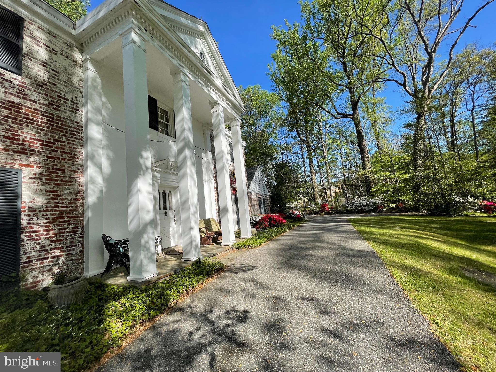 BRADLEY HILLS GROVE - Residential