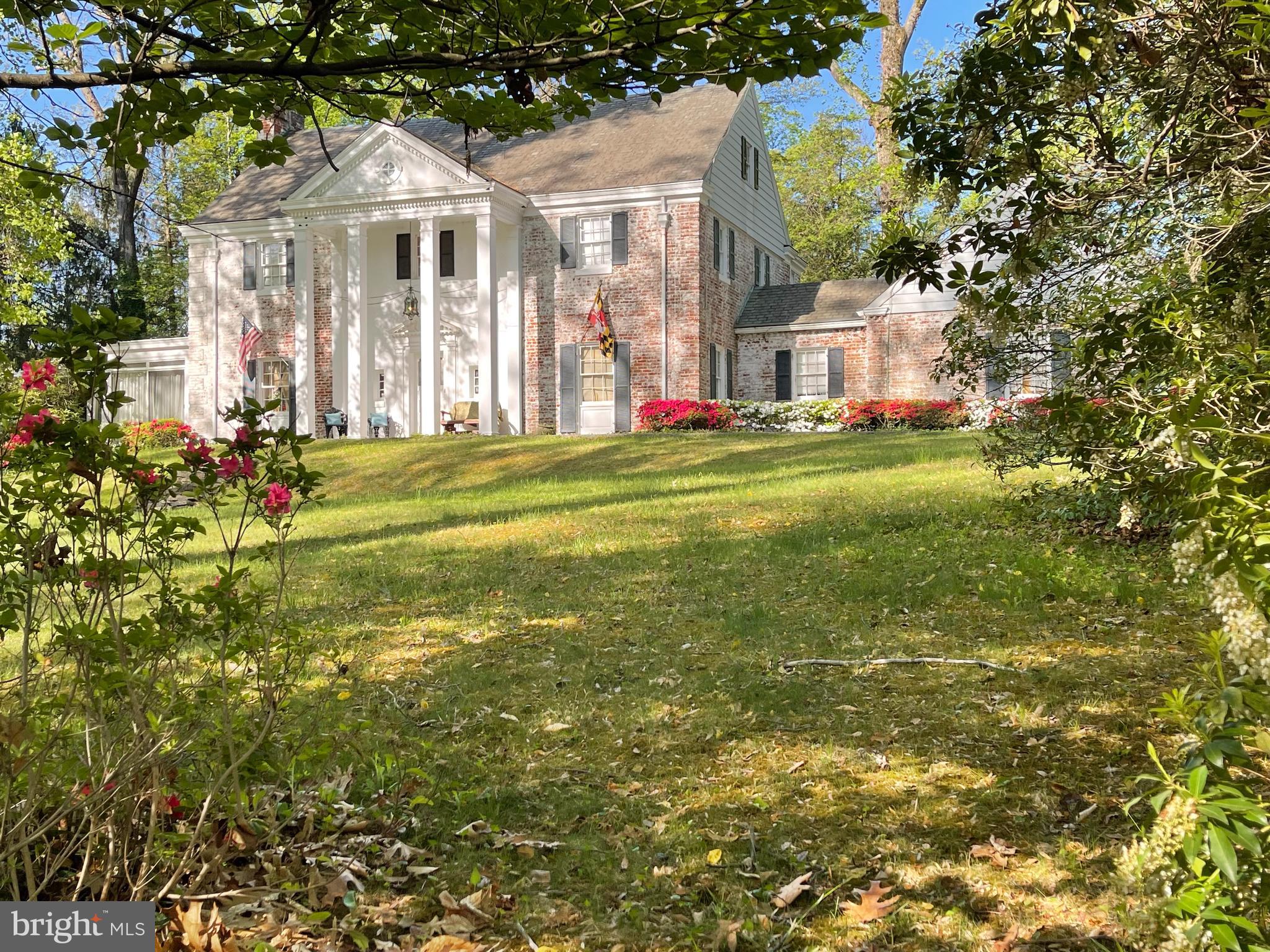 BRADLEY HILLS GROVE - Residential