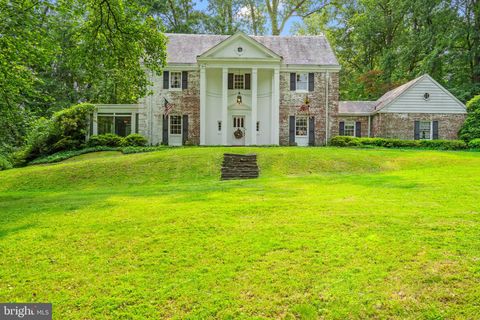Photo of 6600 Bradley Boulevard, BETHESDA, MD 20817 (MLS # MDMC2183482)