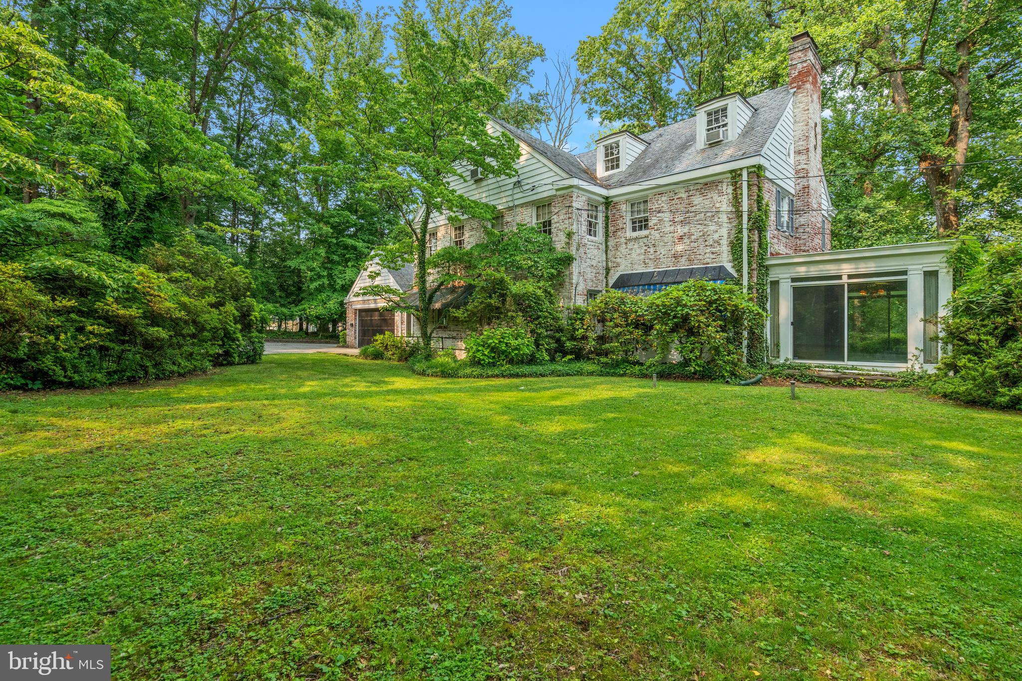 BRADLEY HILLS GROVE - Residential