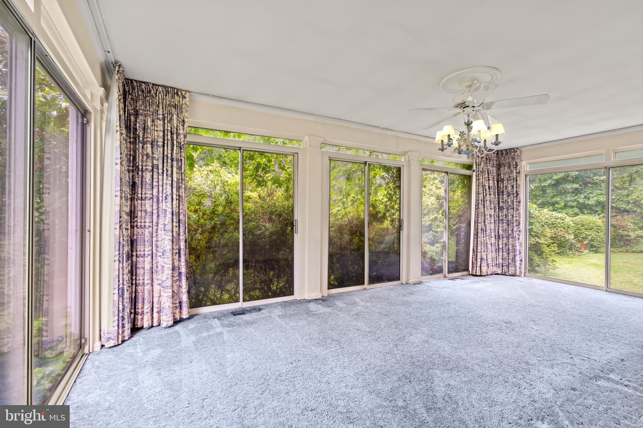 BRADLEY HILLS GROVE - Residential