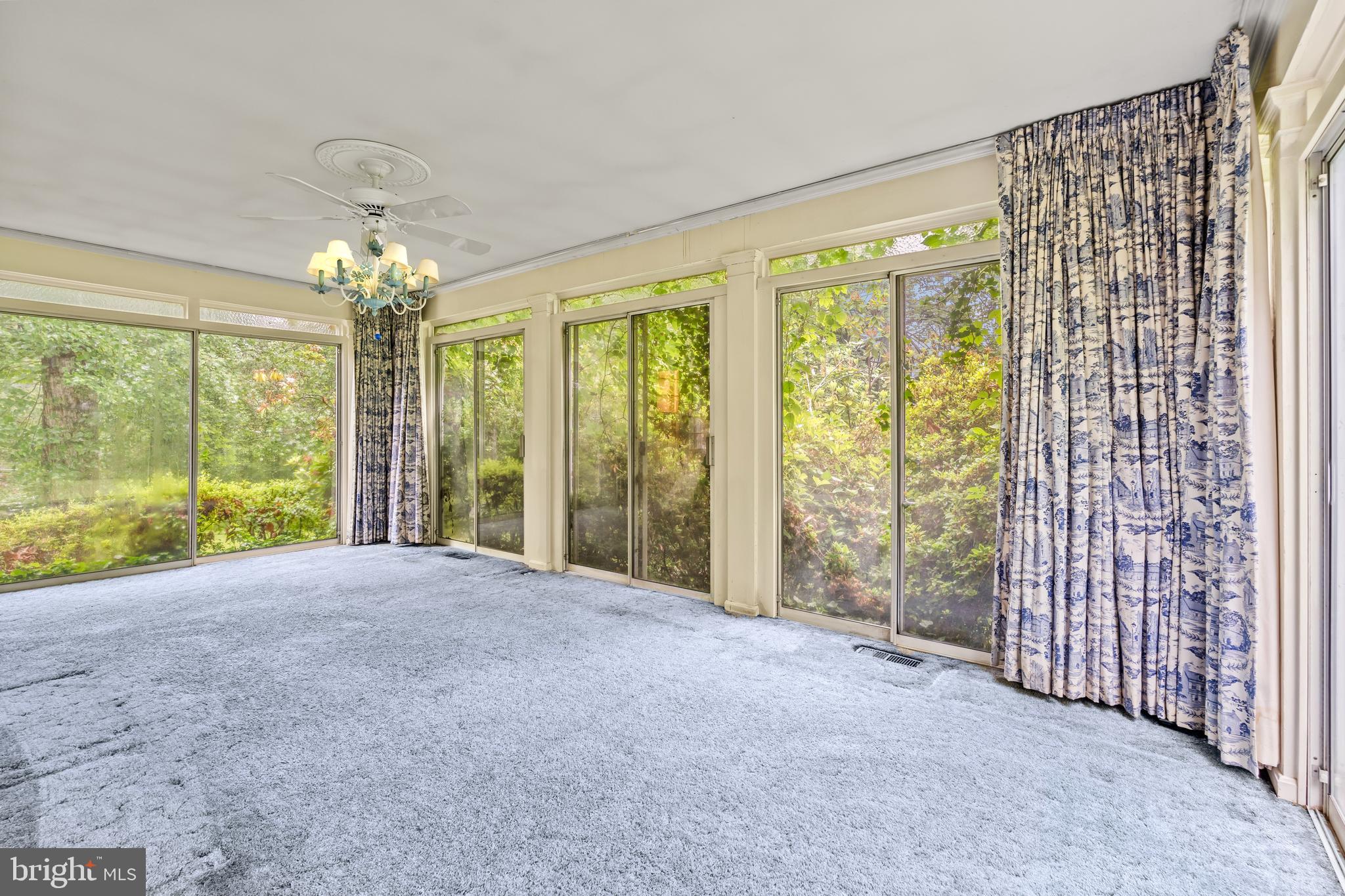 BRADLEY HILLS GROVE - Residential