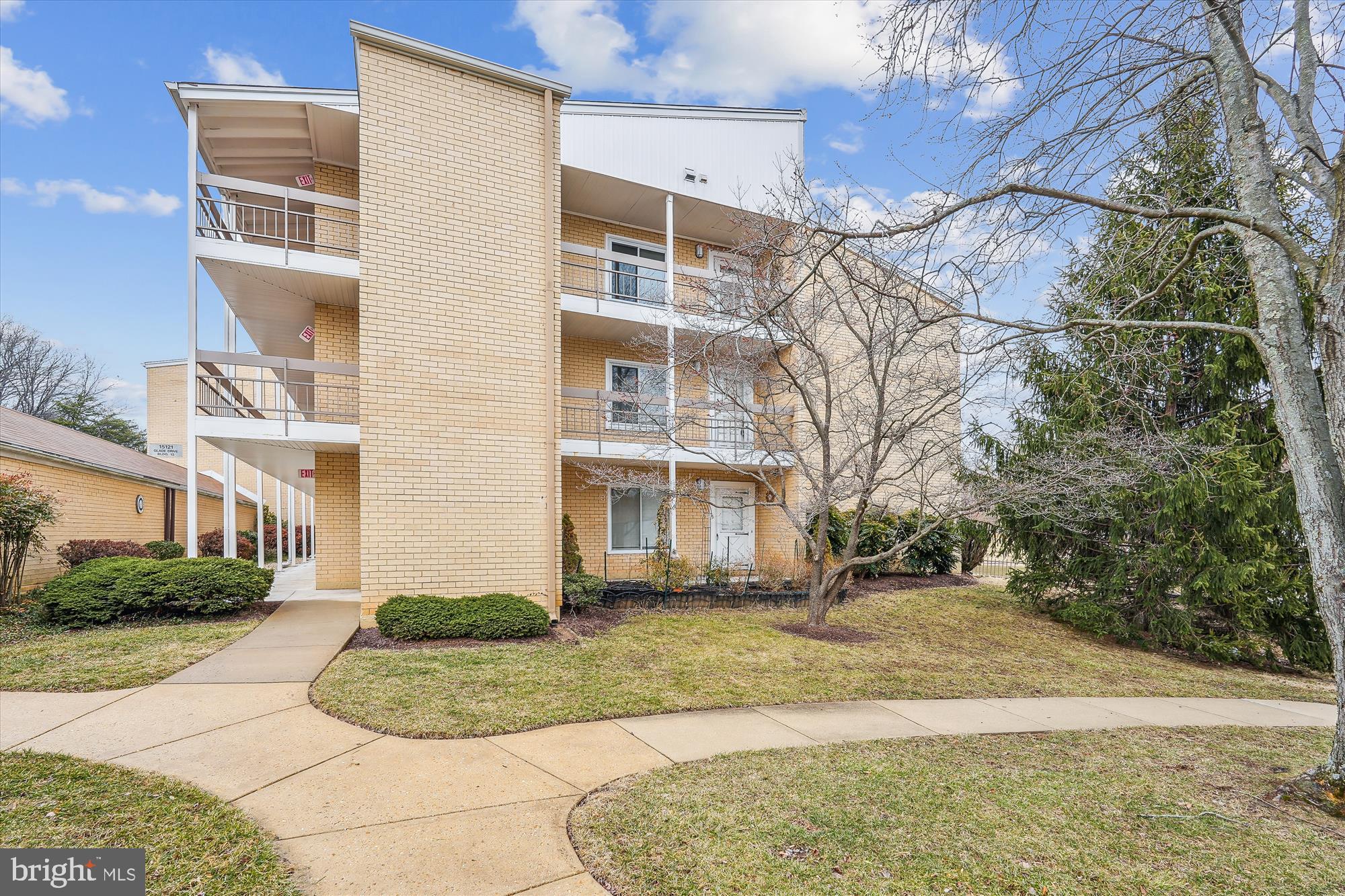 LEISURE WORLD - Residential