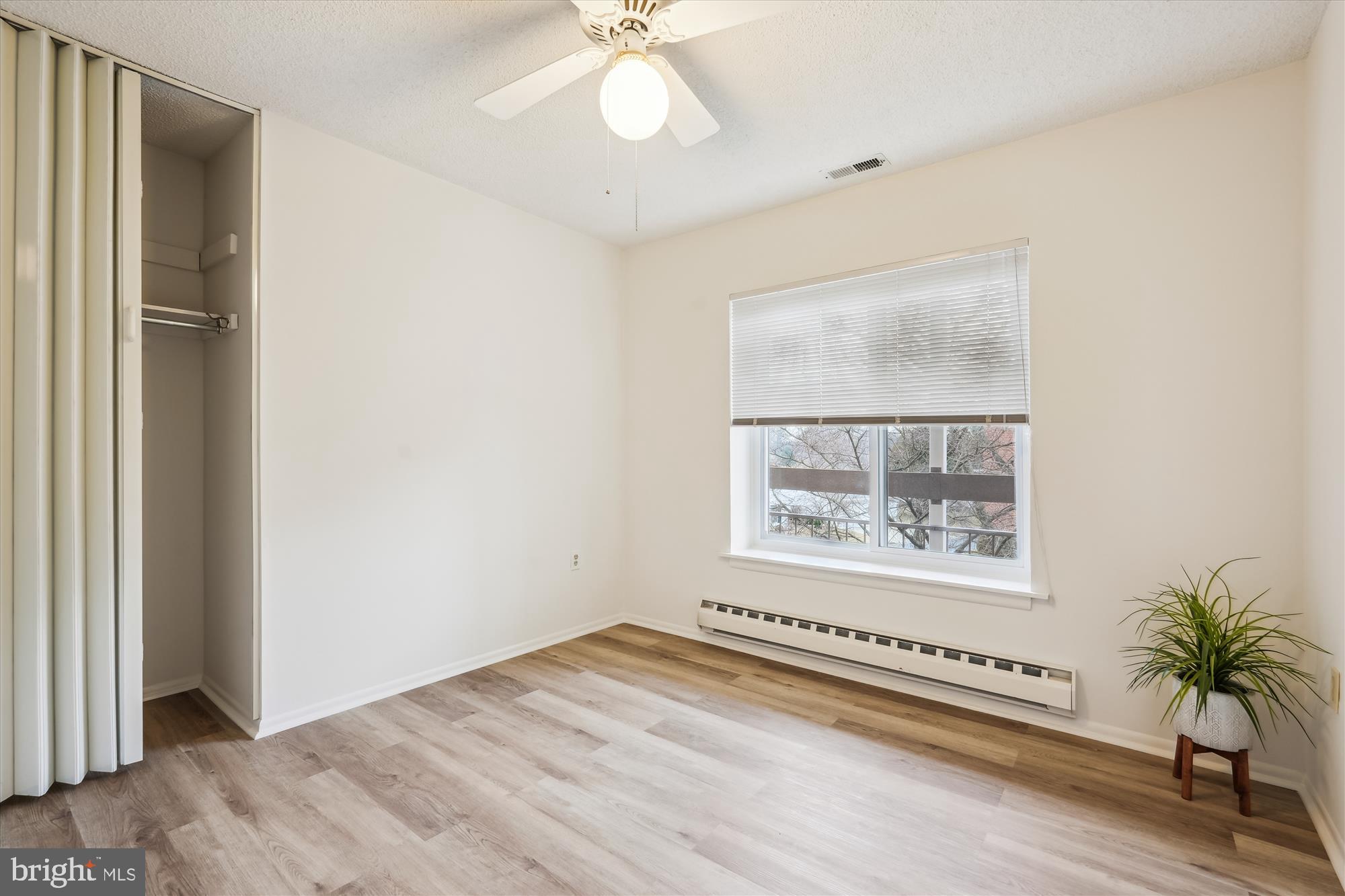 LEISURE WORLD - Residential