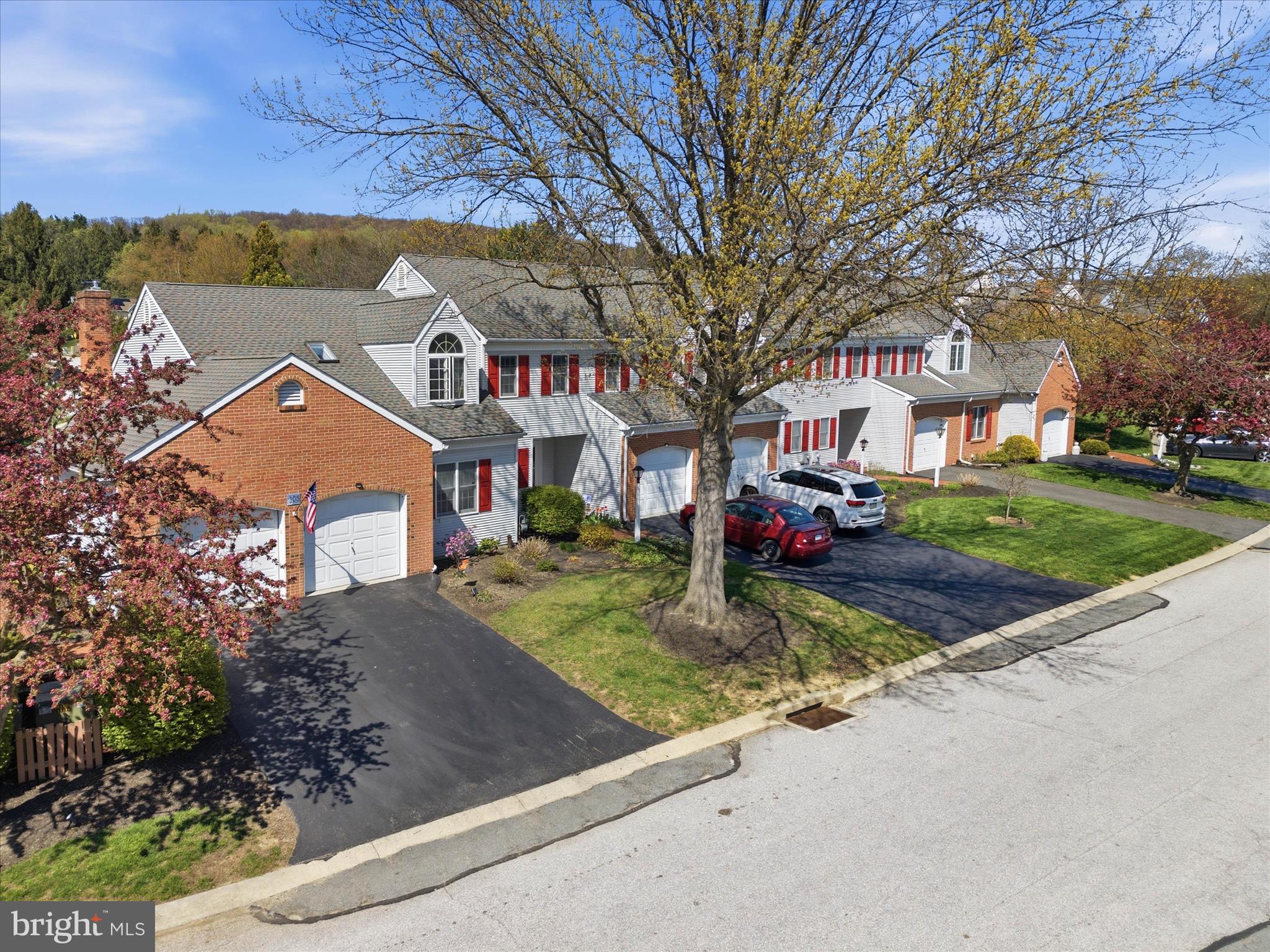 CARRIAGE HILL - Residential