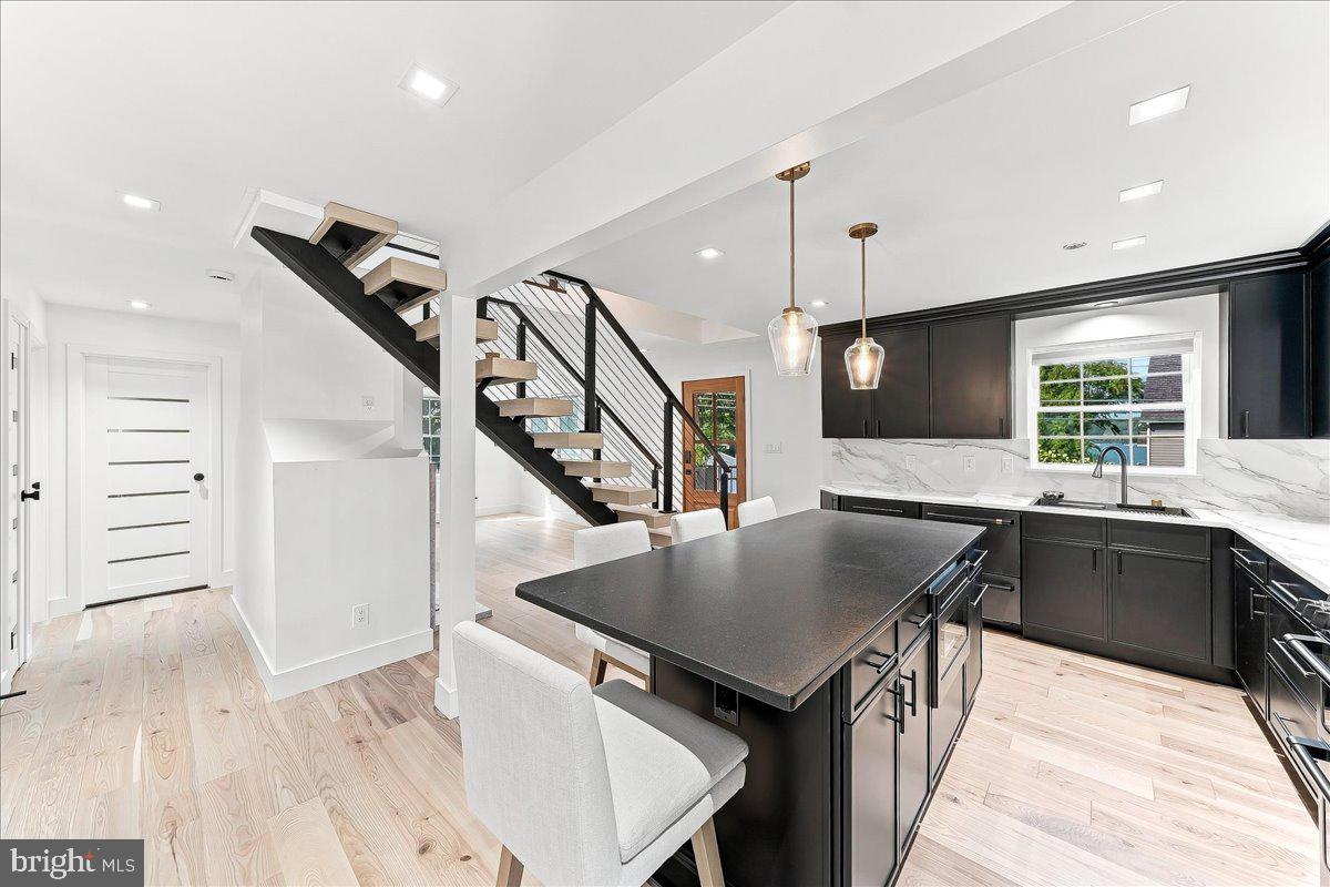 1694 GLEBE ROAD
