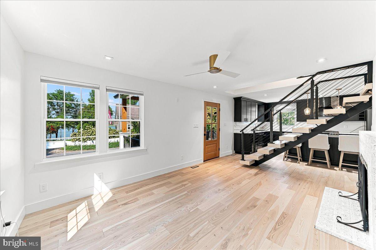 1694 GLEBE ROAD