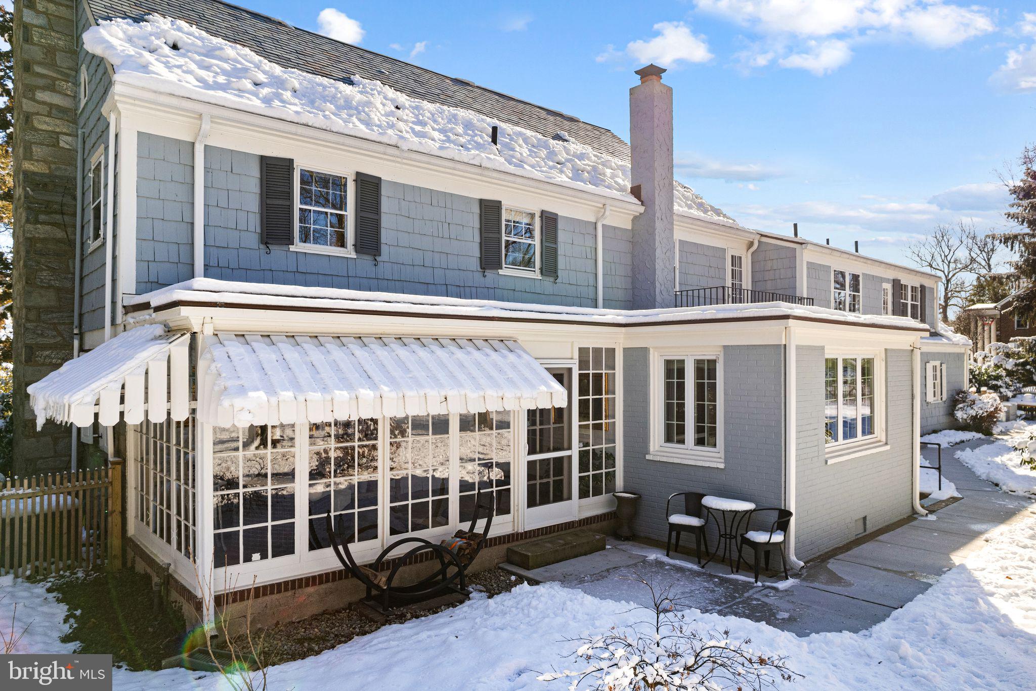 DELAVUE MANOR - Residential