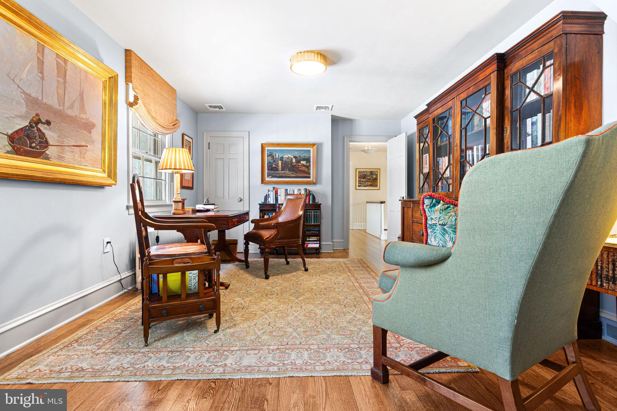 DELAVUE MANOR - Residential