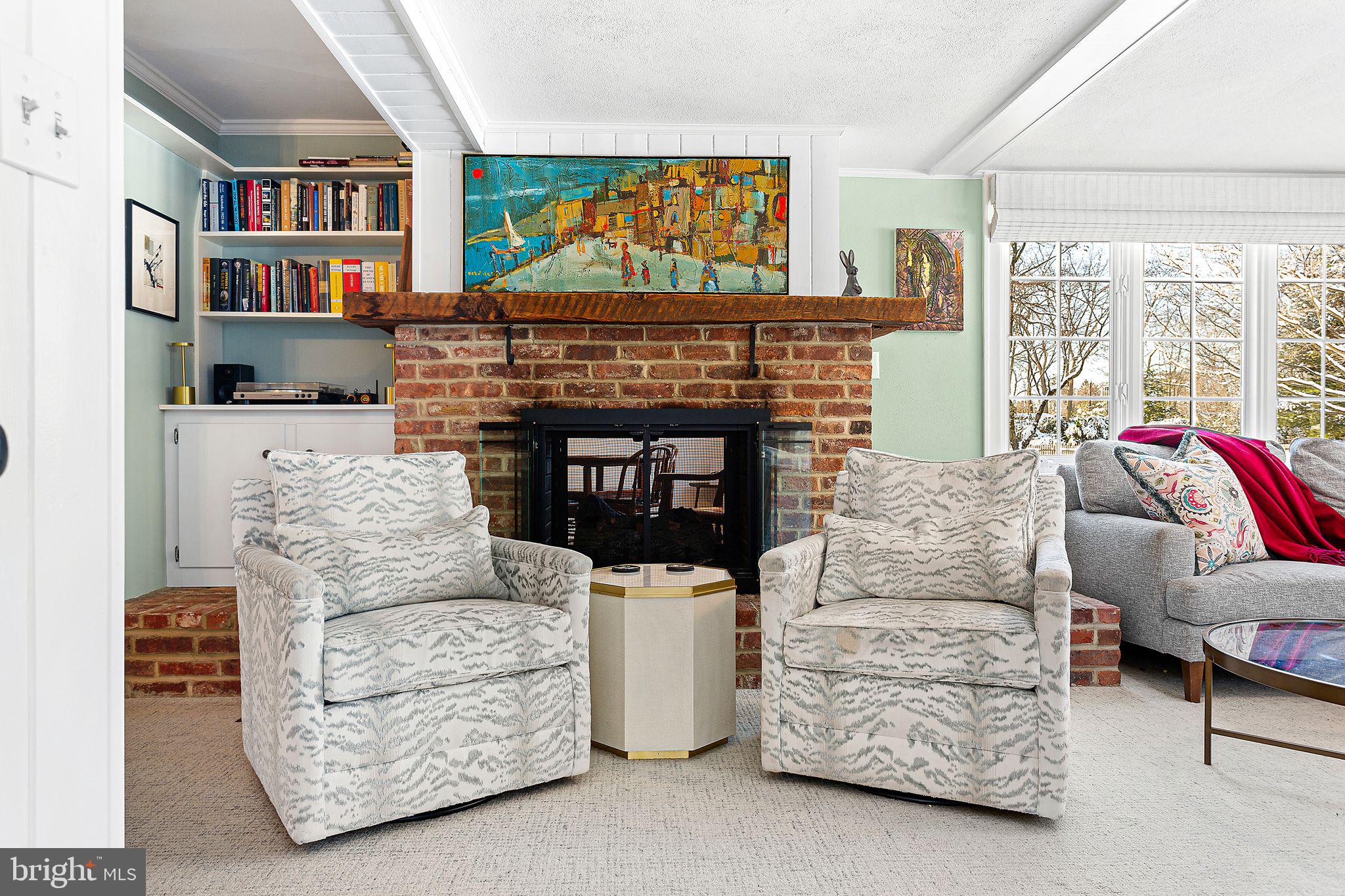 DELAVUE MANOR - Residential