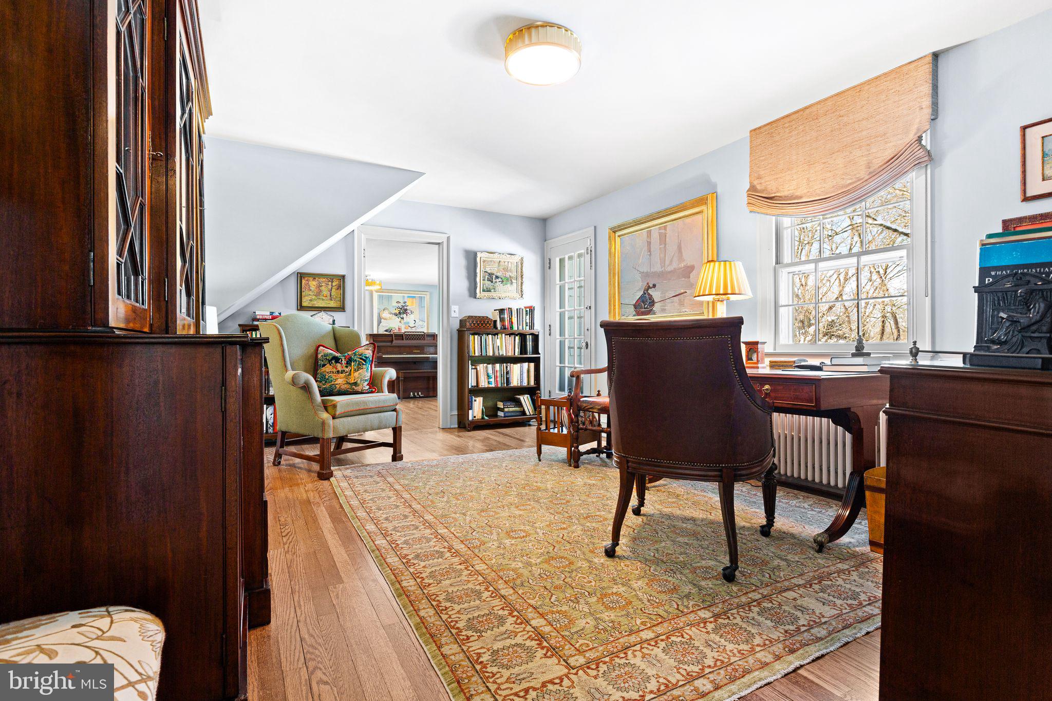 DELAVUE MANOR - Residential