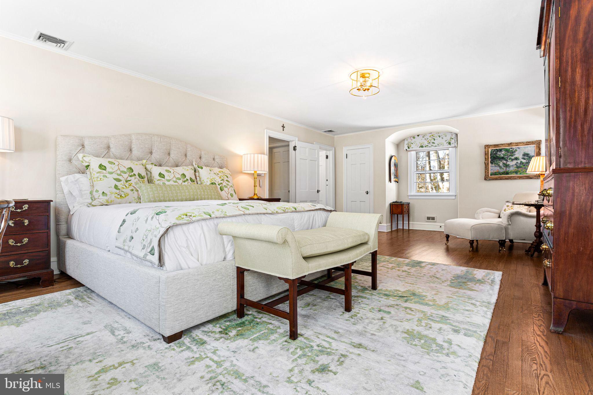 DELAVUE MANOR - Residential