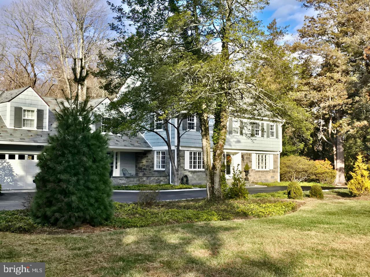 DELAVUE MANOR - Residential