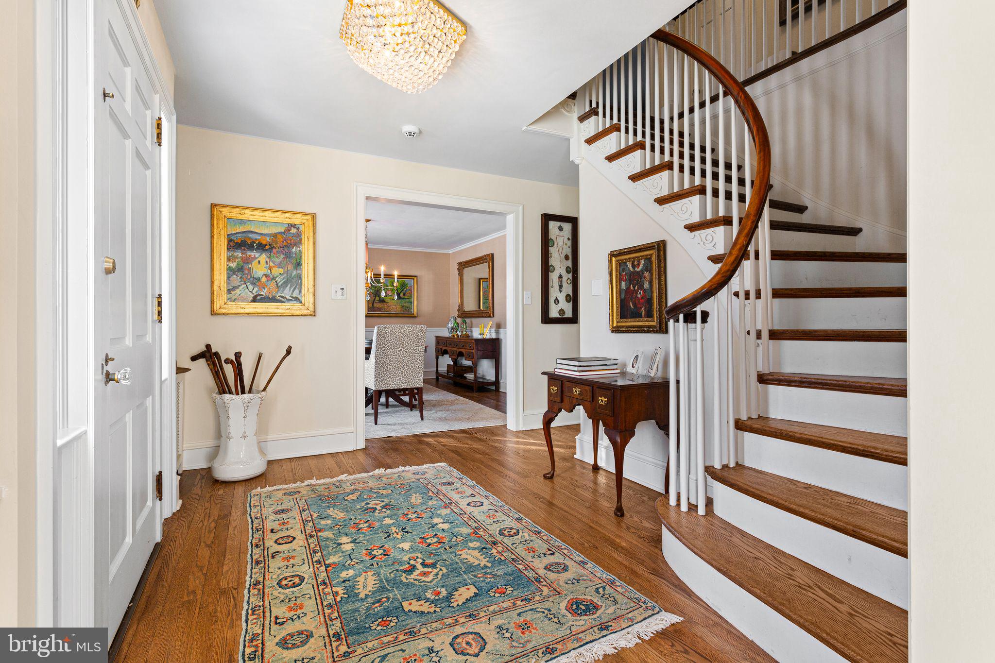 DELAVUE MANOR - Residential