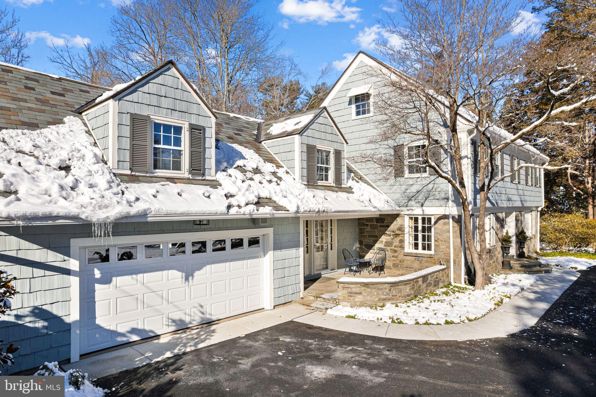 DELAVUE MANOR - Residential