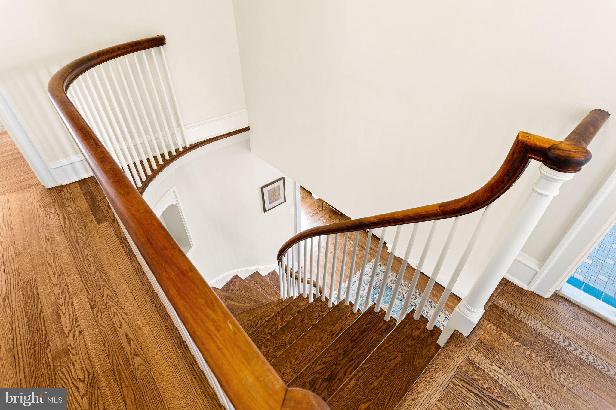 DELAVUE MANOR - Residential