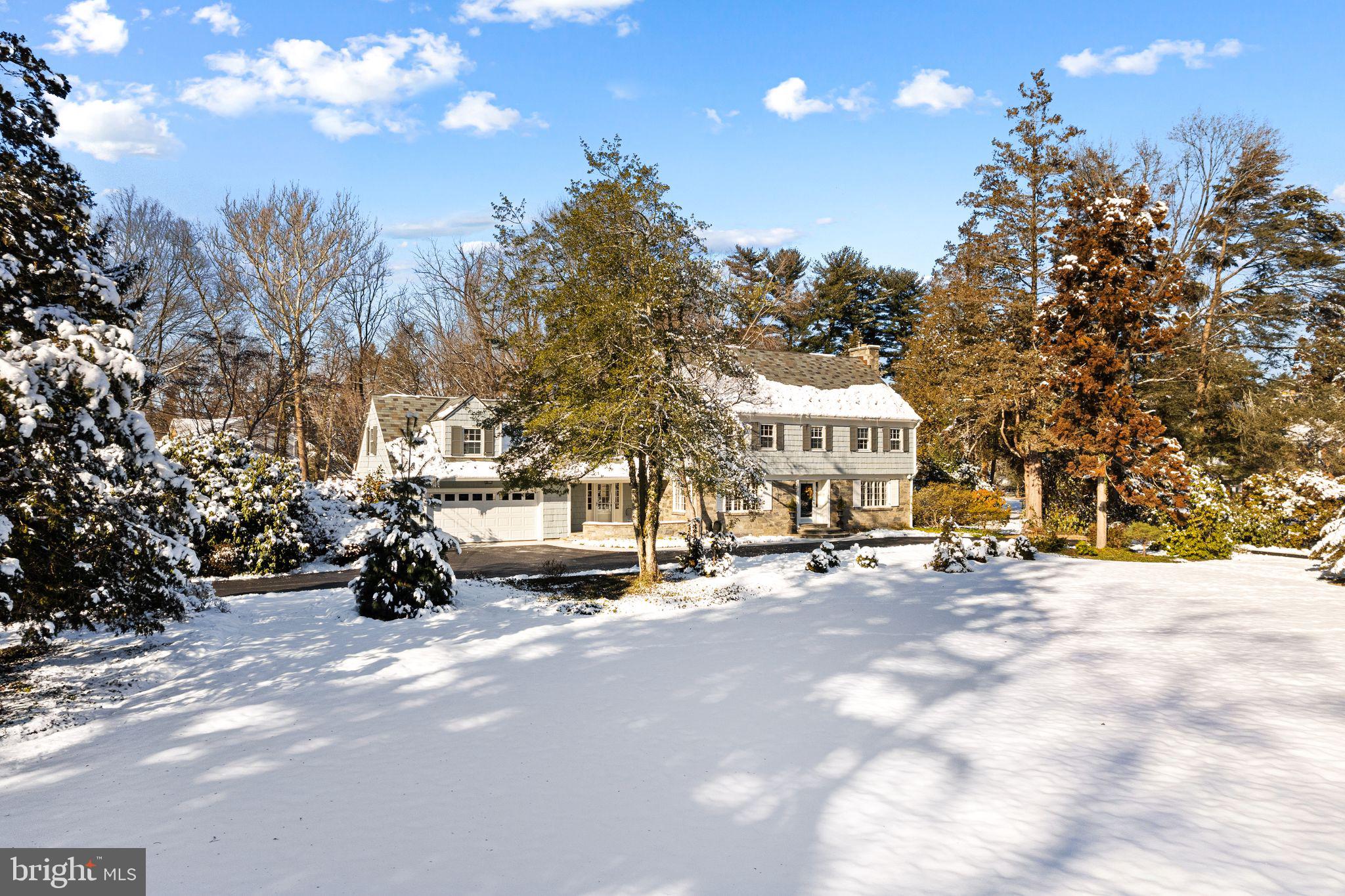 DELAVUE MANOR - Residential