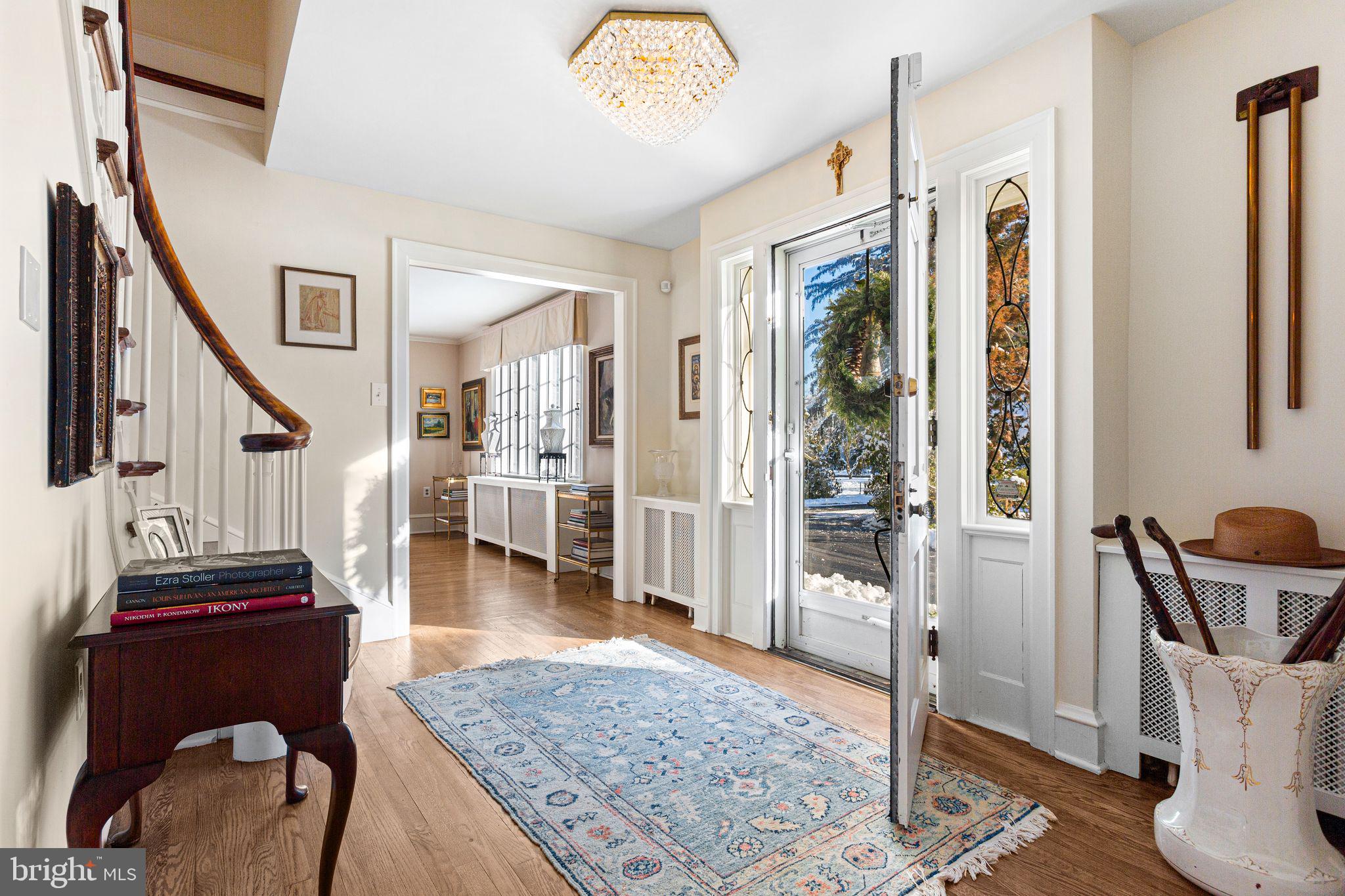 DELAVUE MANOR - Residential