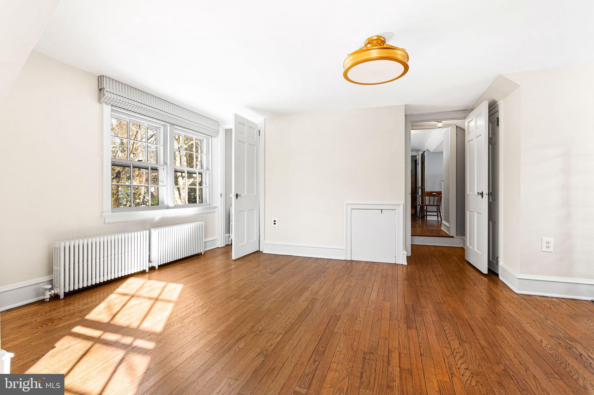 DELAVUE MANOR - Residential