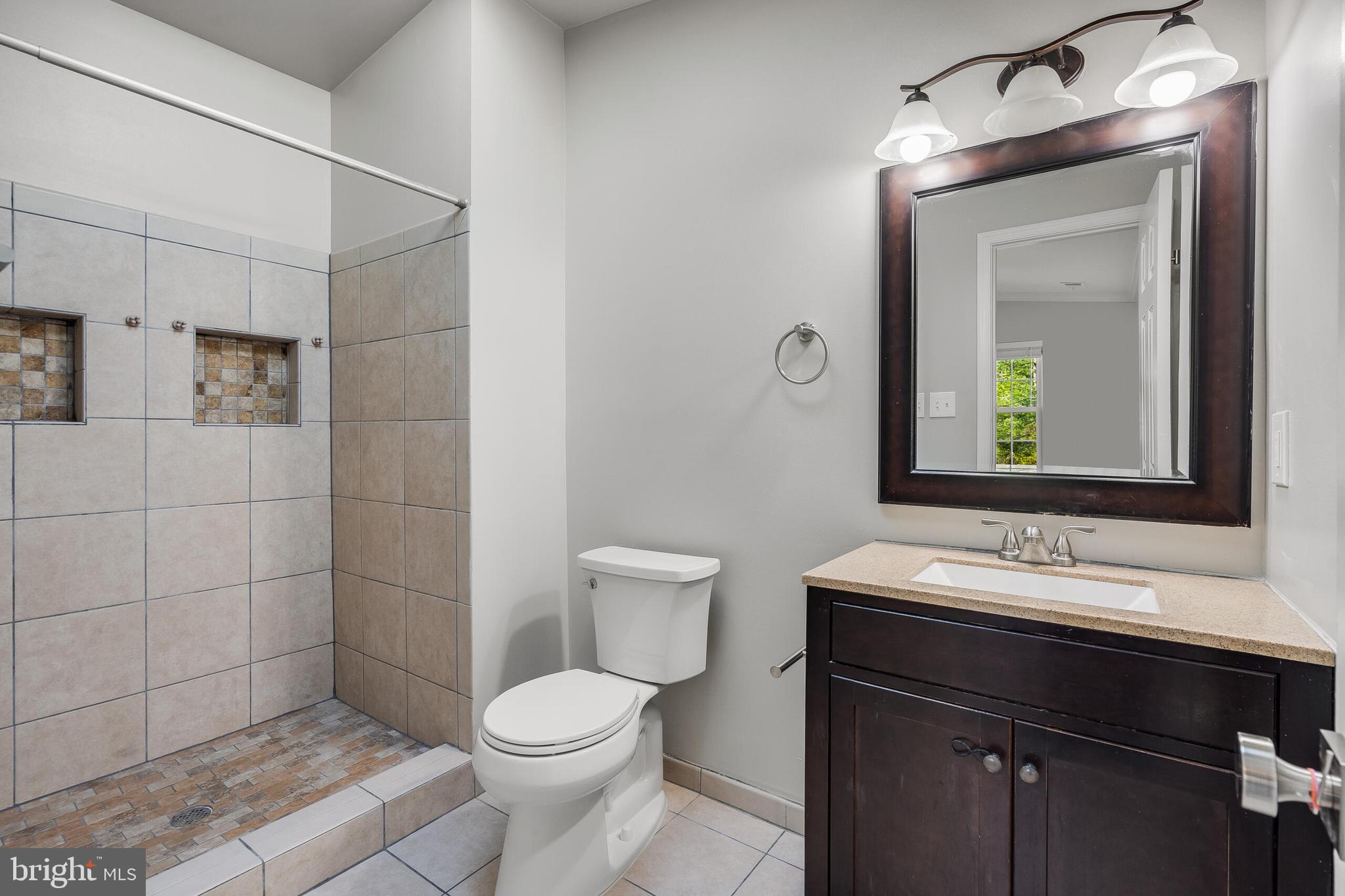 STONE POND - Residential