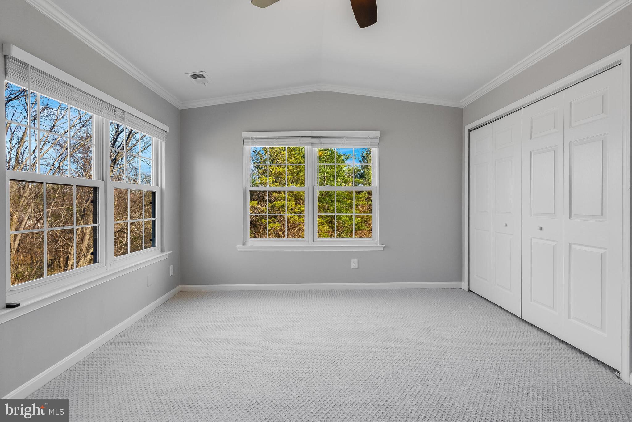 STONE POND - Residential