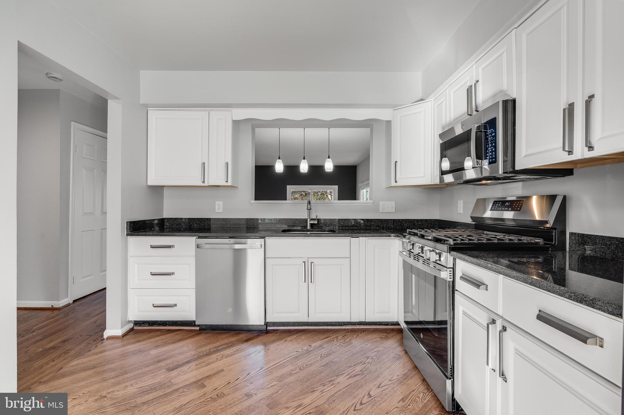 STONE POND - Residential