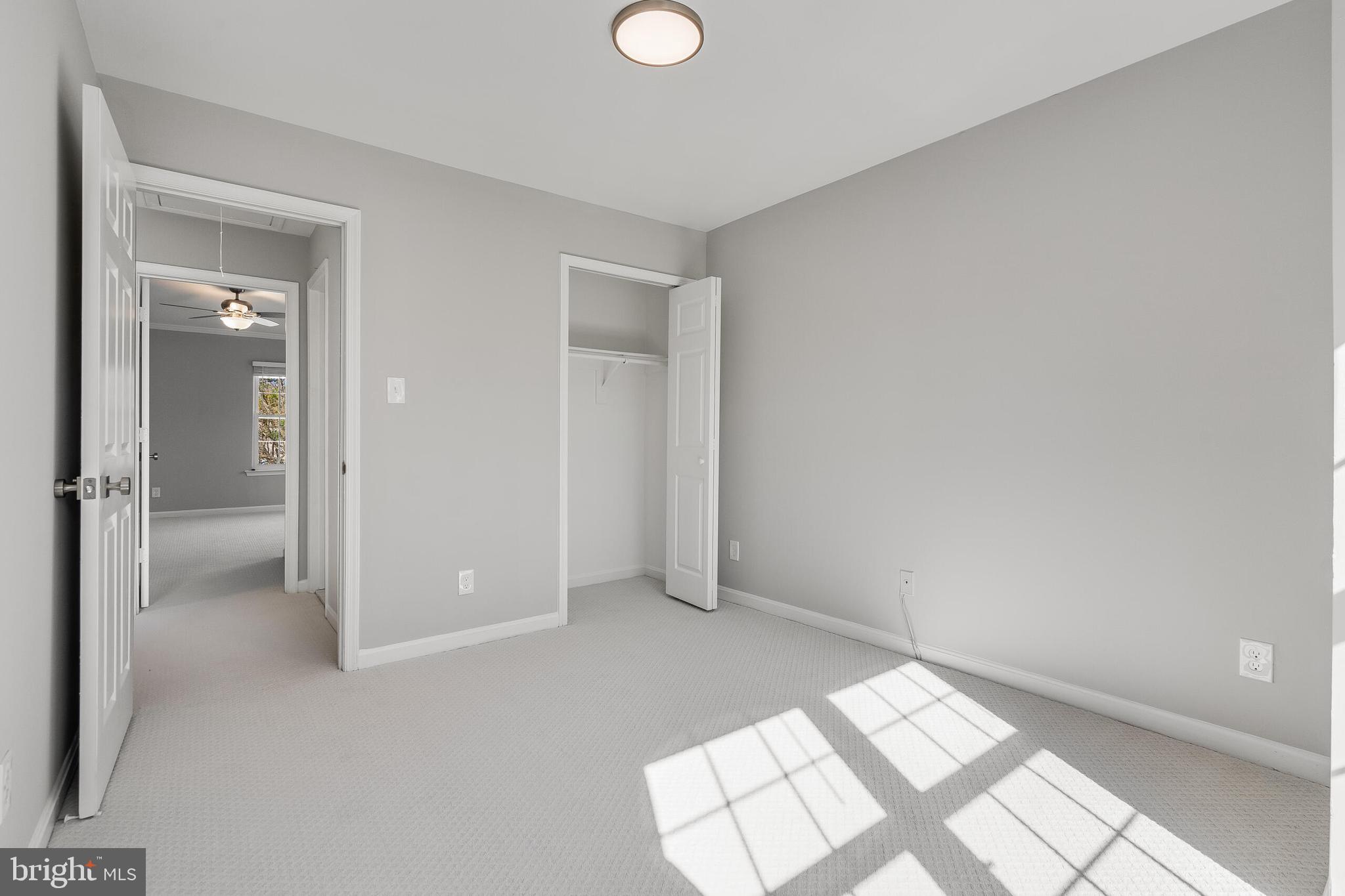 STONE POND - Residential