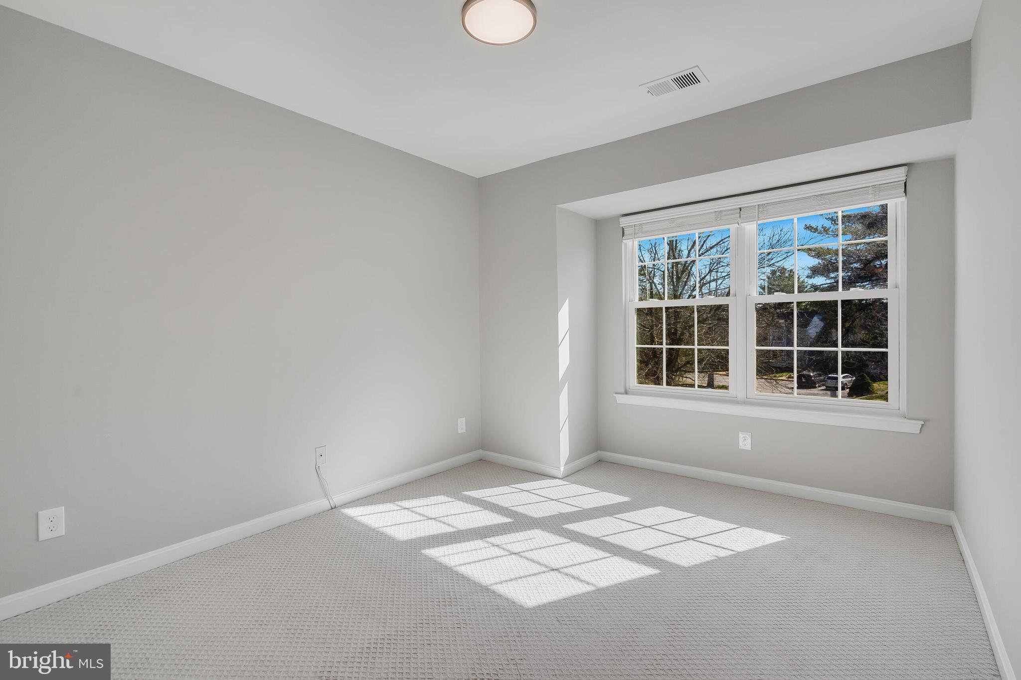 STONE POND - Residential