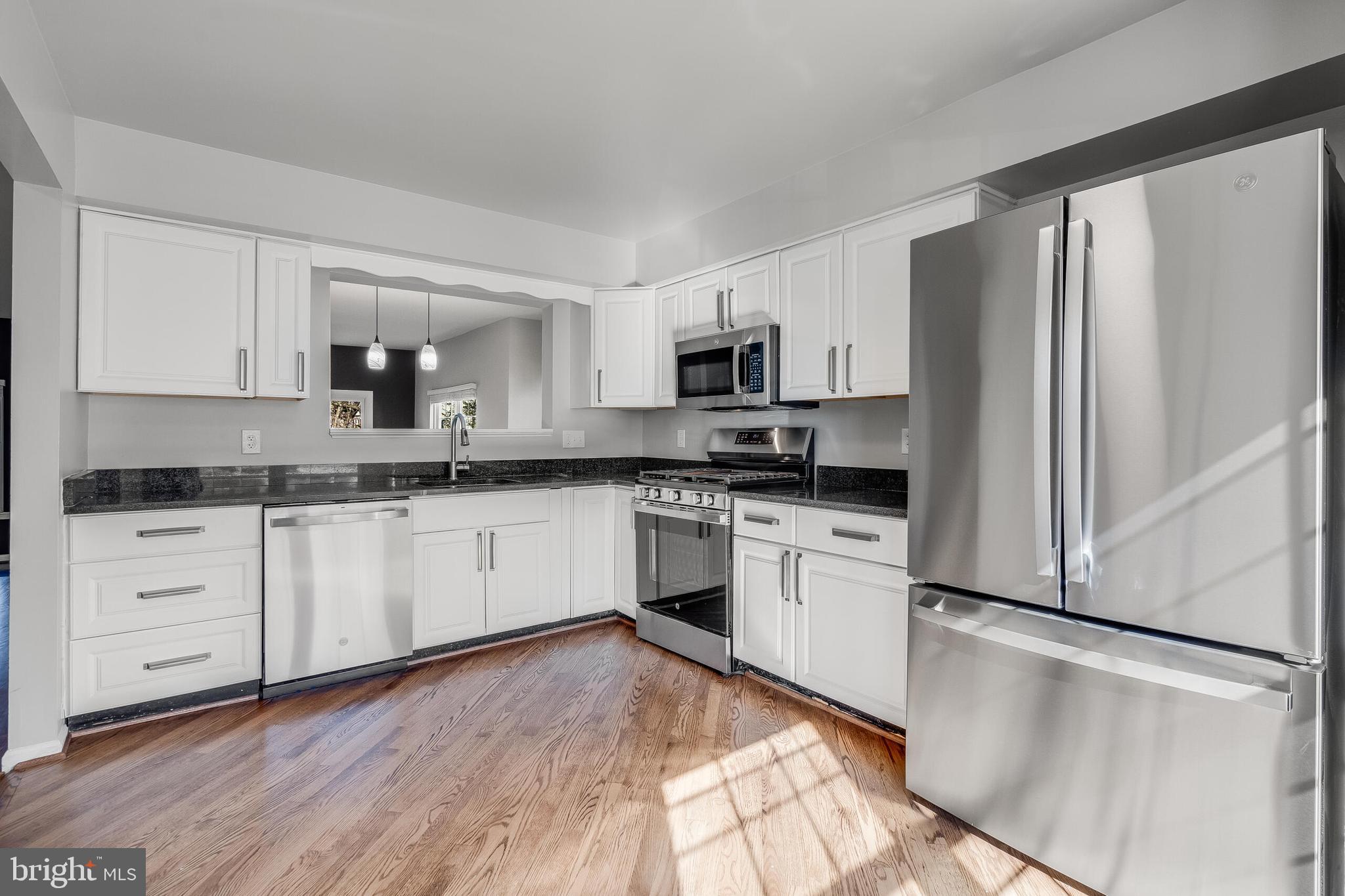 STONE POND - Residential