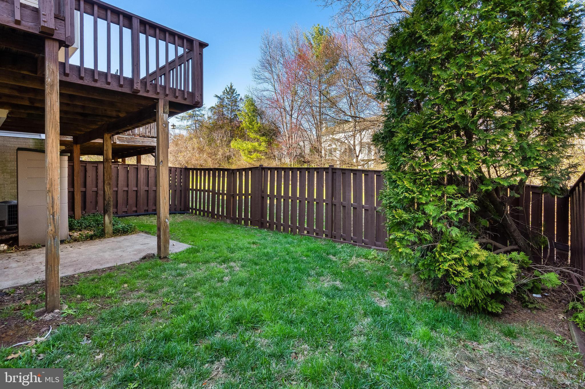 STONE POND - Residential