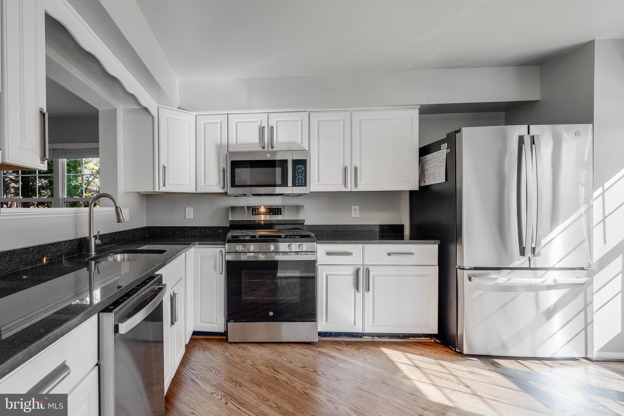 STONE POND - Residential