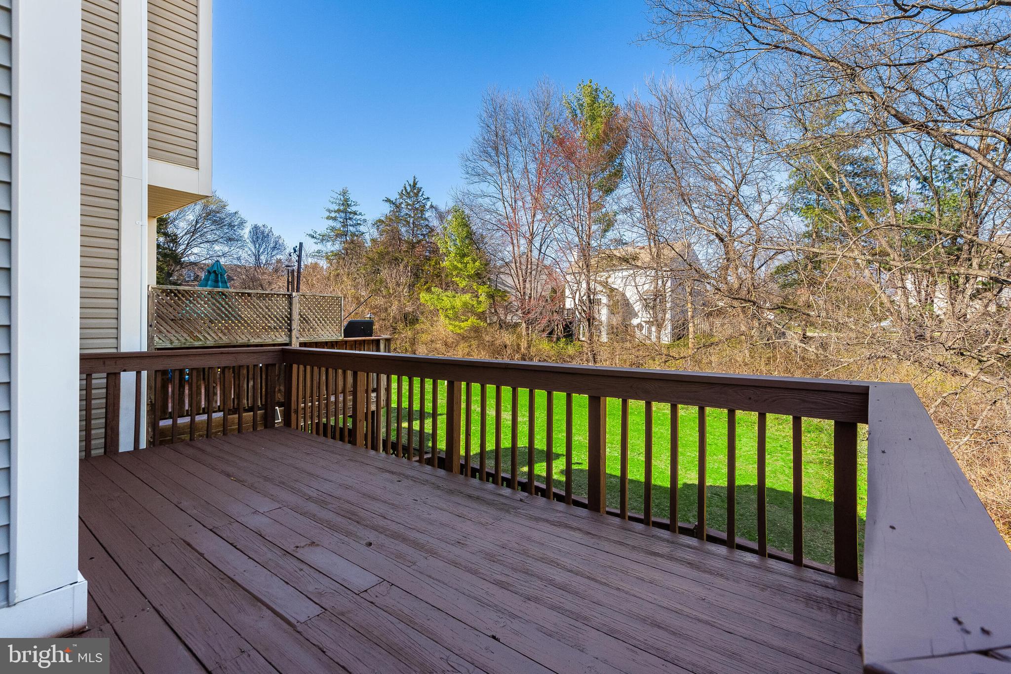 STONE POND - Residential