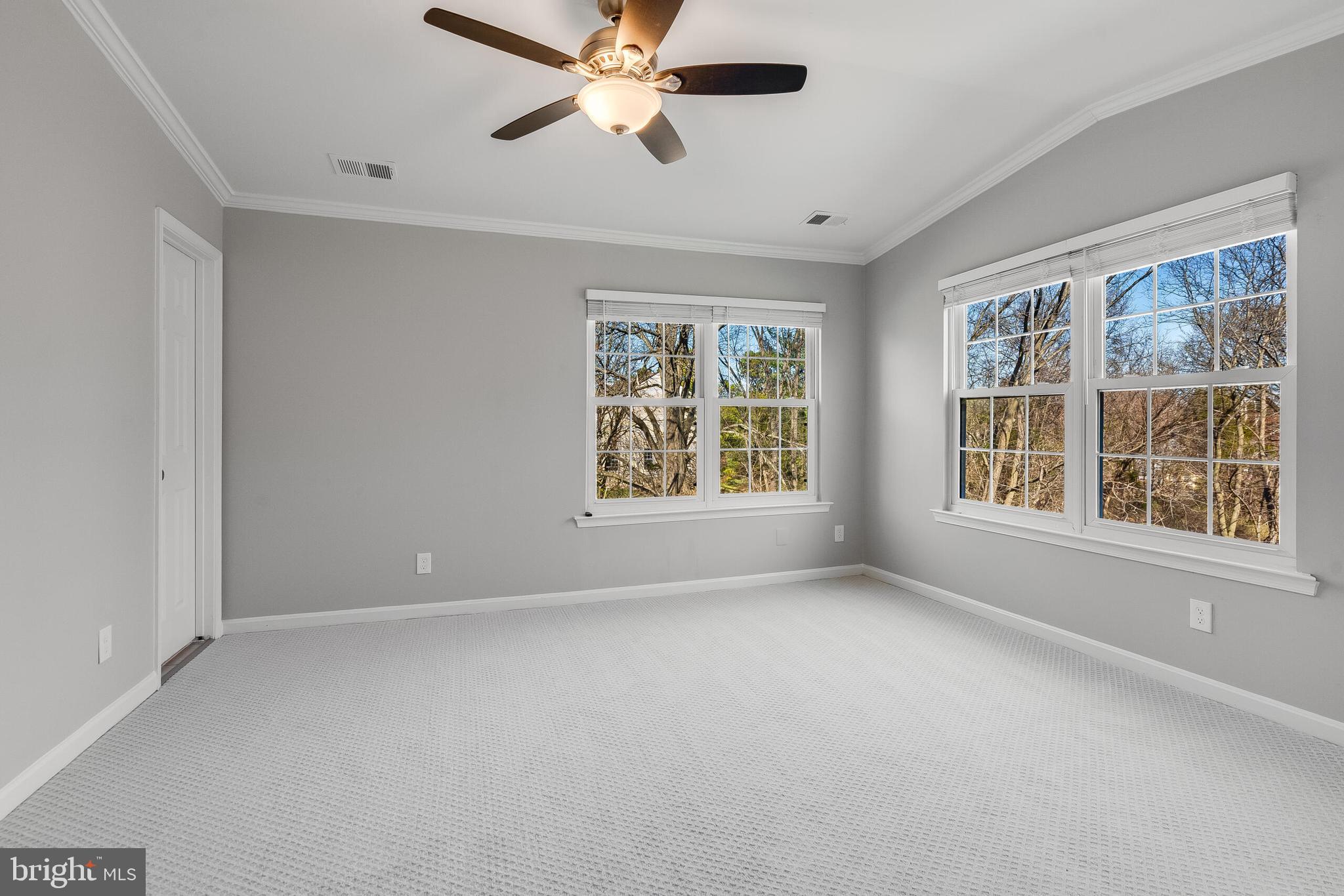 STONE POND - Residential