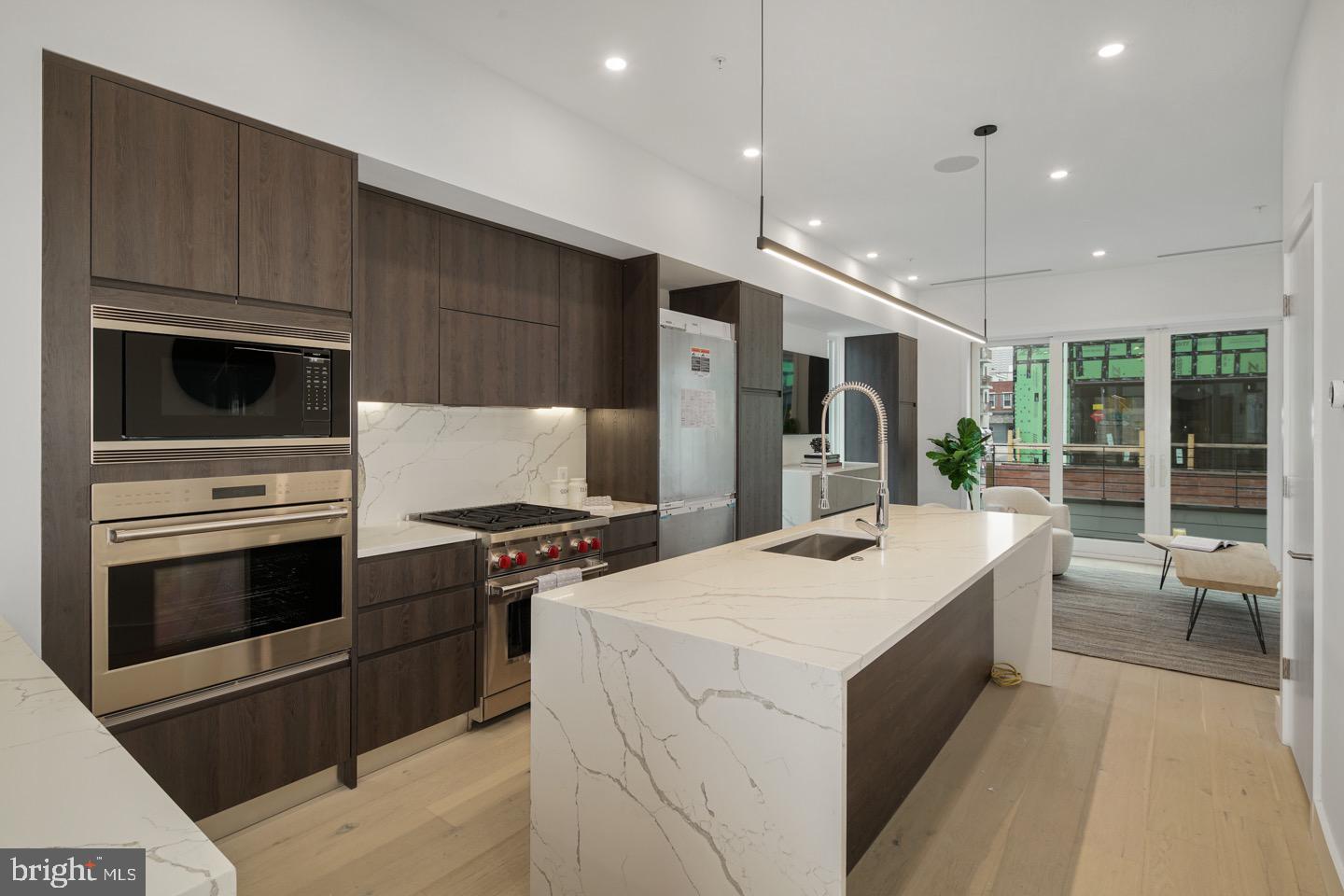 LOGAN SQUARE - Residential