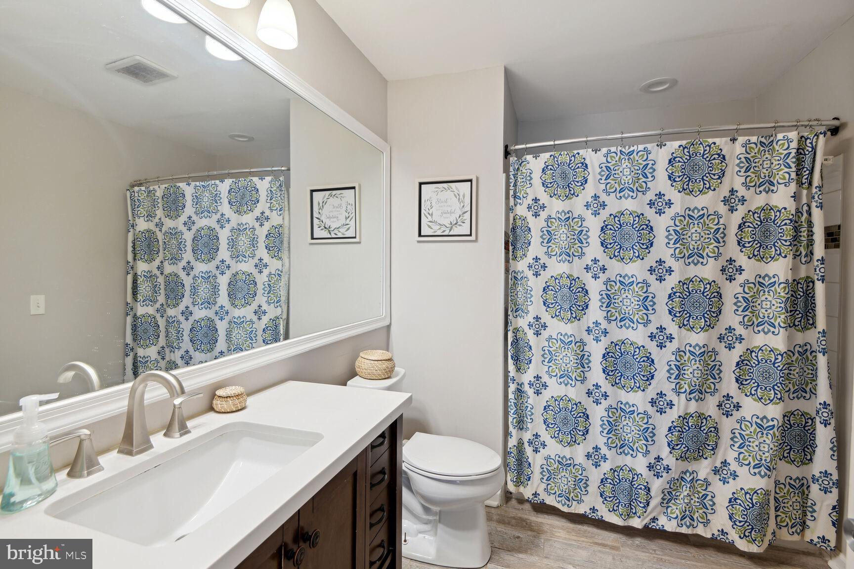 GLENSHIRE TOWNE - Residential