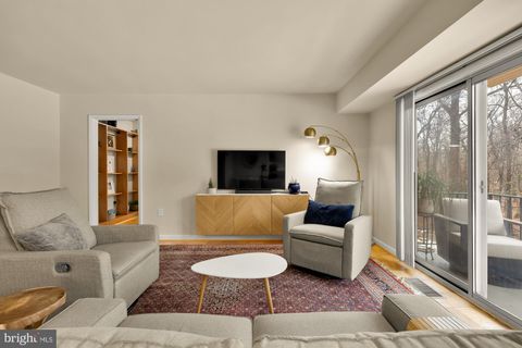 Photo of 10661 Weymouth Street #102, BETHESDA, MD 20814 (MLS # MDMC2218518)