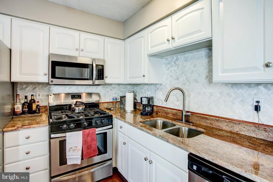 EATON SQUARE - Residential Lease