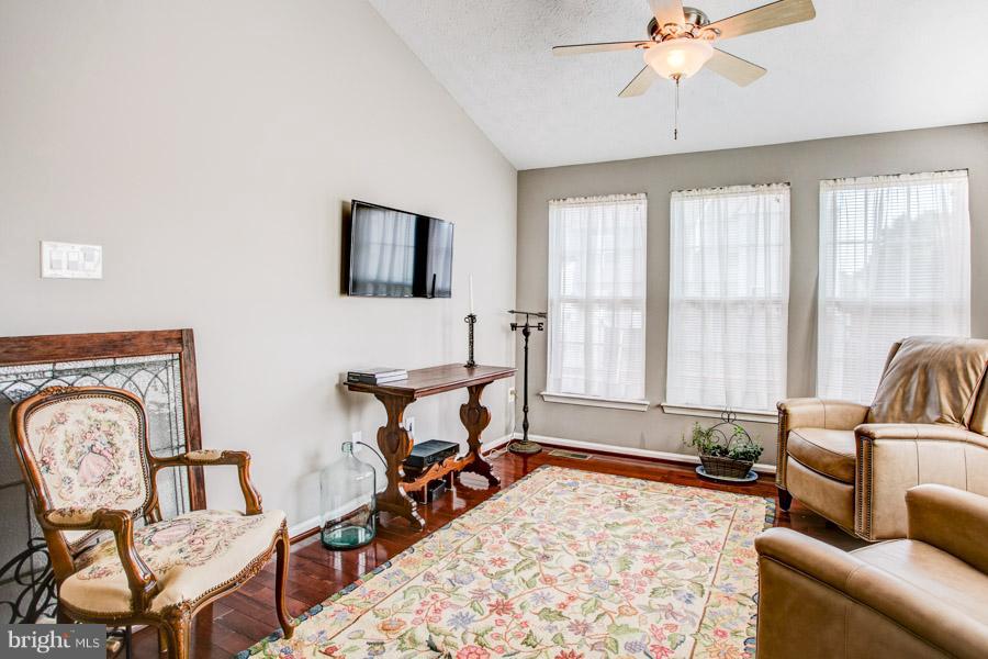 EATON SQUARE - Residential Lease