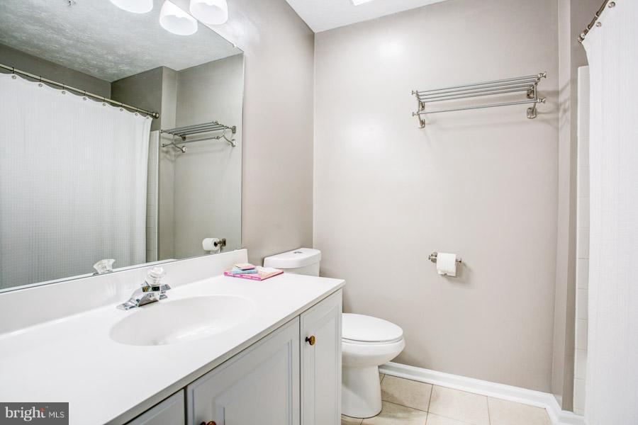 EATON SQUARE - Residential Lease