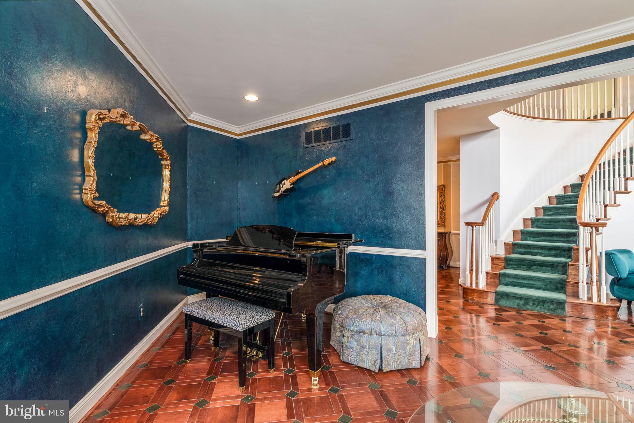 132 COUNTRY CLUB DRIVE