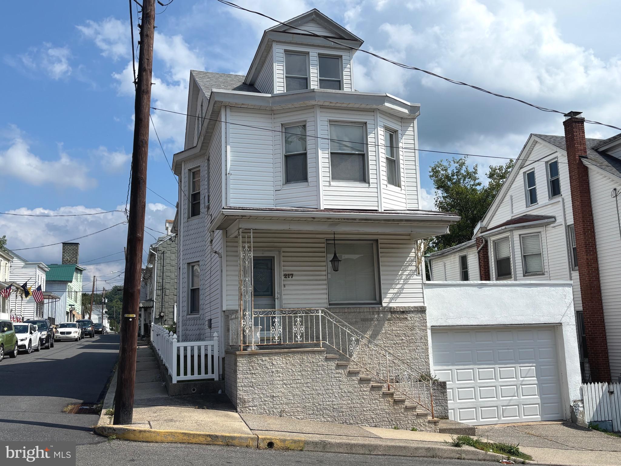 217 N 2ND STREET