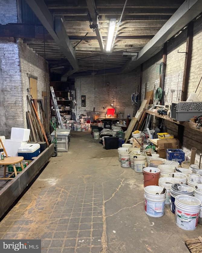 KENSINGTON - Commercial Sale