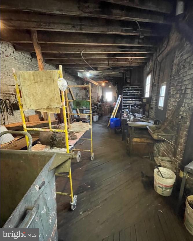 KENSINGTON - Commercial Sale