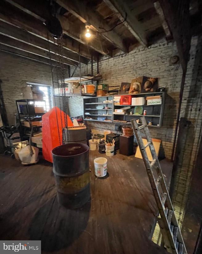 KENSINGTON - Commercial Sale